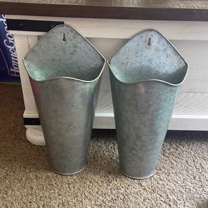 Hanging flower wall envelopes